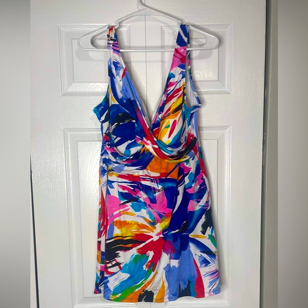 Women’s slim hip hider one piece swimsuit